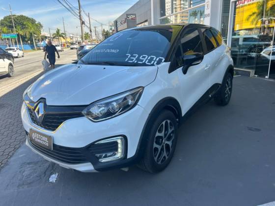 RENAULT CAPTUR 1.6 16V SCE FLEX INTENSE X-TRONIC RENAULT CAPTUR 1.6 16V SCE FLEX INTENSE X-TRONIC